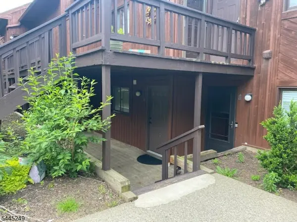 5 Sugar Loaf Ct #8, Vernon Twp., NJ 07462