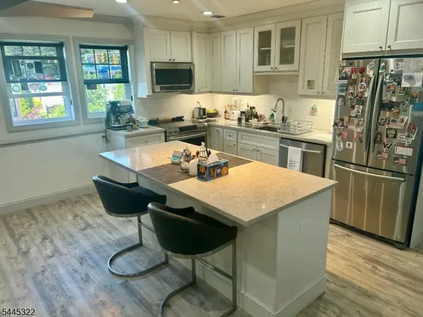633 Valley Rd #A, Long Hill Twp., NJ 07933
