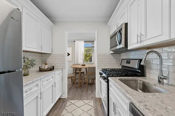 36 Hawthorne Pl #2N, Montclair Twp., NJ 07042