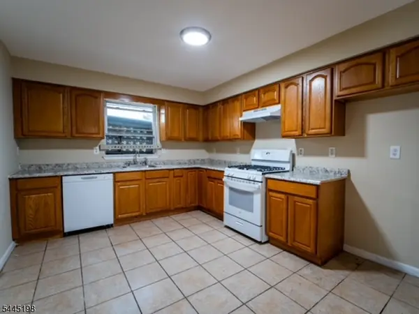 26-28 Mount Pleasant Ave, Newark City, NJ 07104