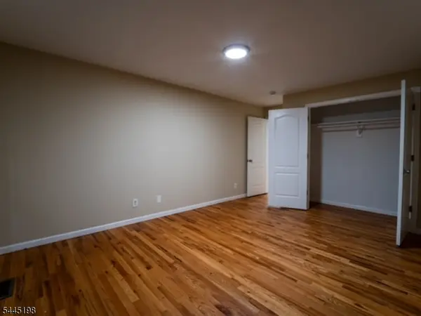26-28 Mount Pleasant Ave, Newark City, NJ 07104