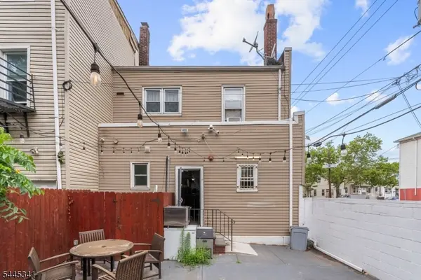 80 Mallory Ave, Jersey City, NJ 07304