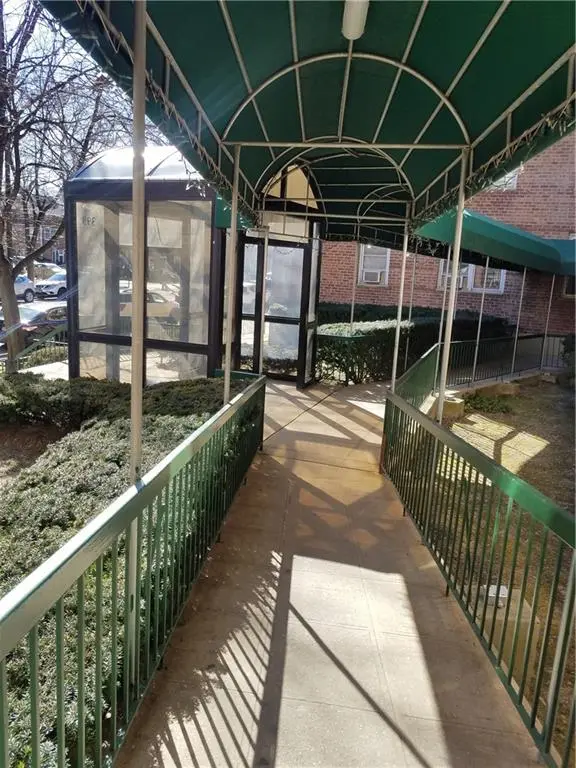 393 Avenue S #6G, Brooklyn, NY 11223