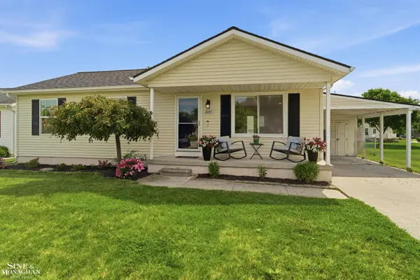 1045 April LN,  Marysville,  MI 48040