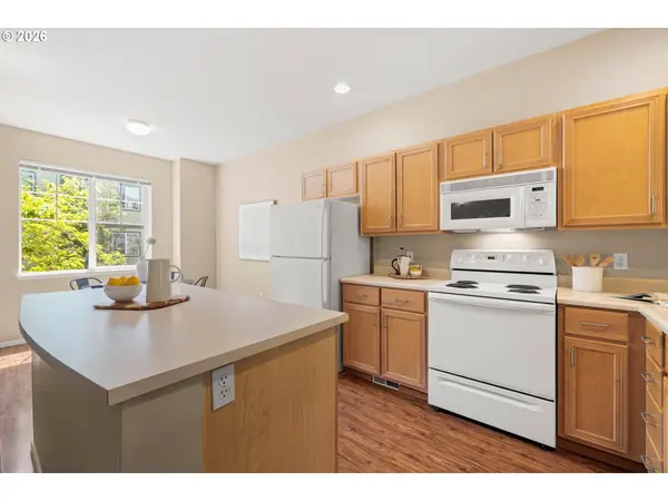 621 SW DILLAN DR, Beaverton, OR 97006