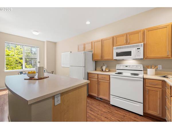 621 SW DILLAN DR, Beaverton, OR 97006