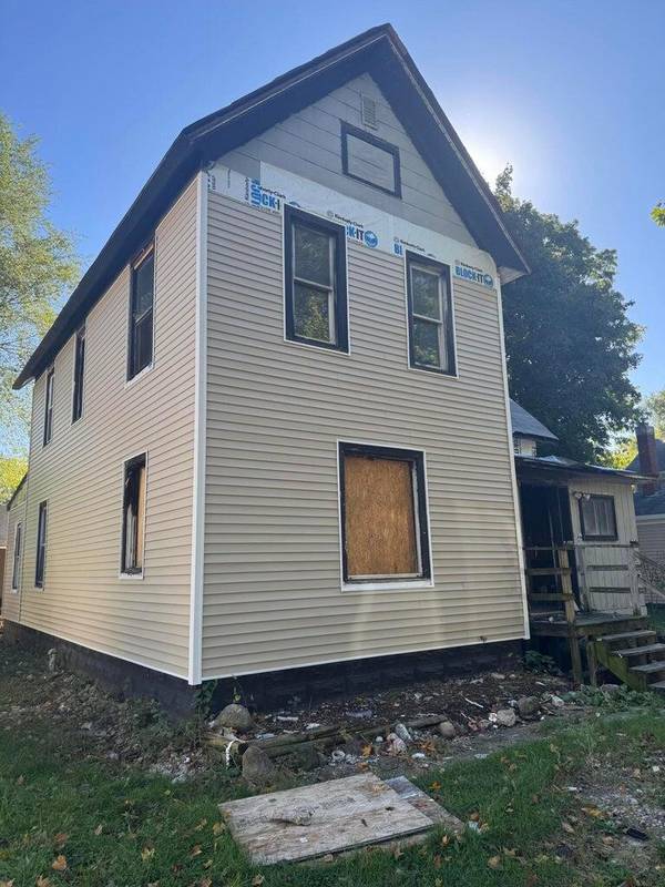 606 8th ST, Three Rivers City, MI 49093