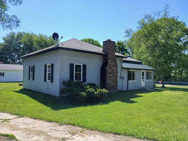409 S Scott ST, Scottville, MI 49454