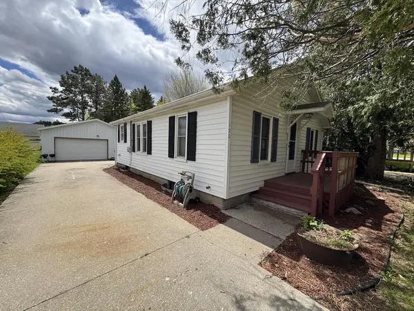 190 E Spruce ST, Frost Twp, MI 48625