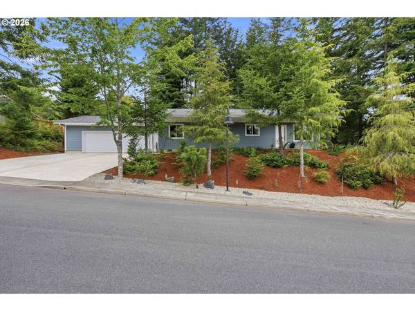 2256 TIMBERLINE DR, Coos Bay, OR 97420