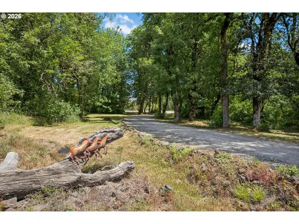 4500 HART RD, Dallas, OR 97338