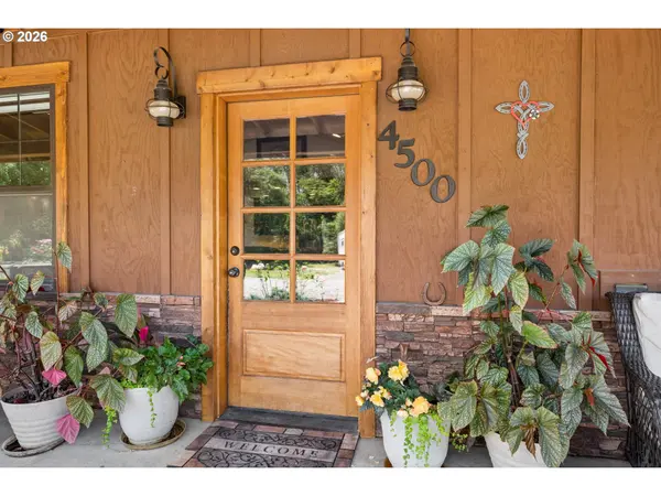 4500 HART RD, Dallas, OR 97338