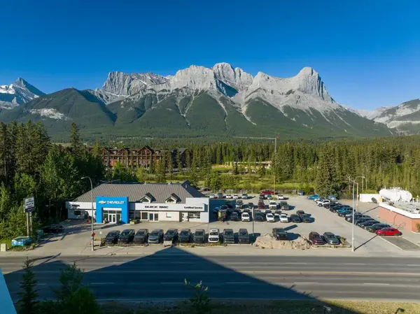 707 Railway AVE, Canmore, AB T1W 1P2