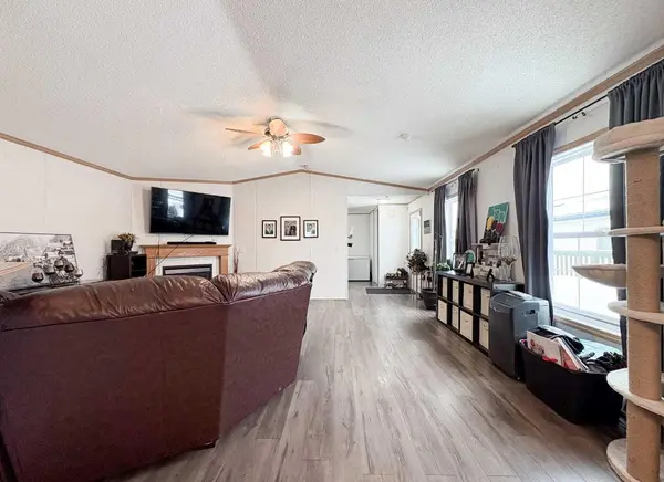 9009 90 Avenue, Grande Prairie, AB T8X 0C4