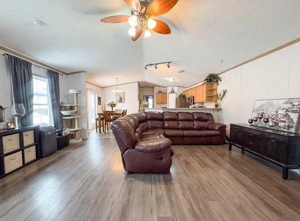 9009 90 Avenue, Grande Prairie, AB T8X 0C4