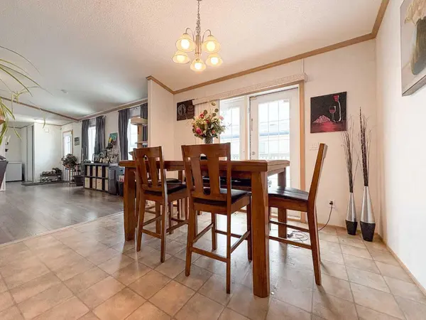 9009 90 Avenue, Grande Prairie, AB T8X 0C4