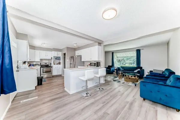 627 Fortalice CRES SE, Calgary, AB T2A2C8
