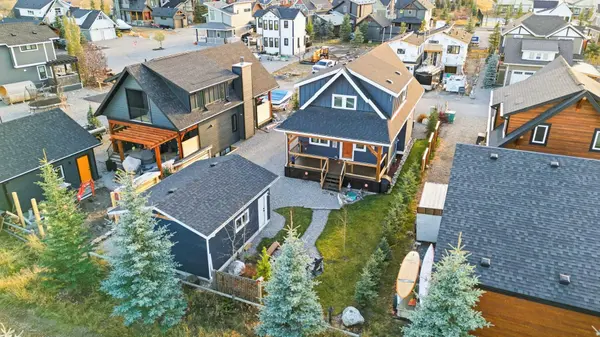 306 CottageClub Link,  Rural Rocky View County,  AB T4C 1B1