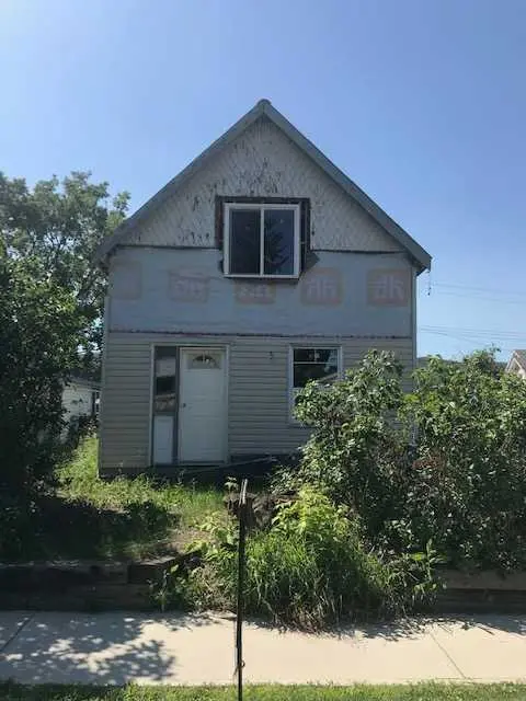 10306 101 ST, Peace River, AB T8S1K1