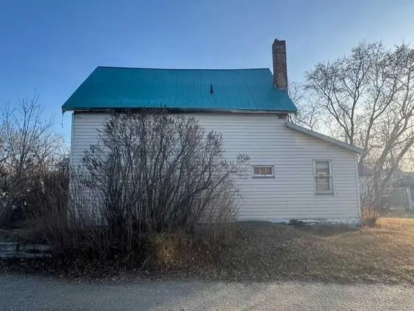 10306 101 ST, Peace River, AB T8S1K1