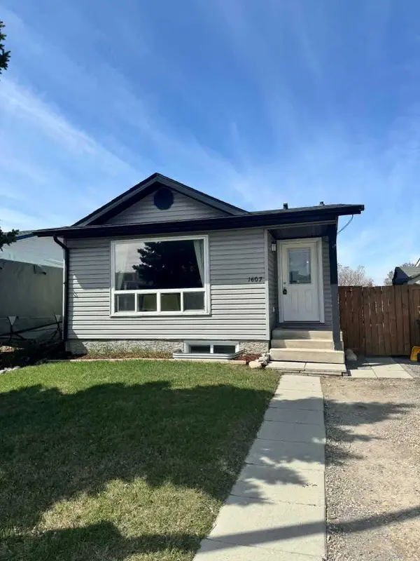 1607 Summerfield BLVD, Airdrie, AB T4B 1C7