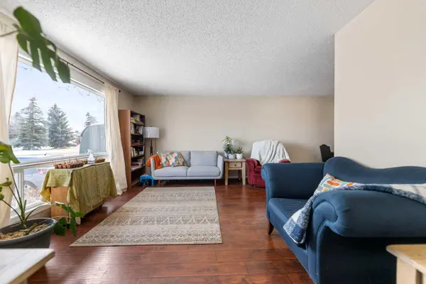 1607 Summerfield BLVD, Airdrie, AB T4B 1C7