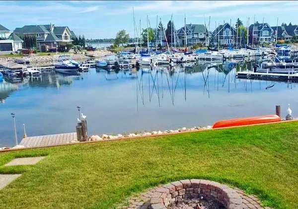 308 Marina Bay PL, Sylvan Lake, AB T4S 1E9