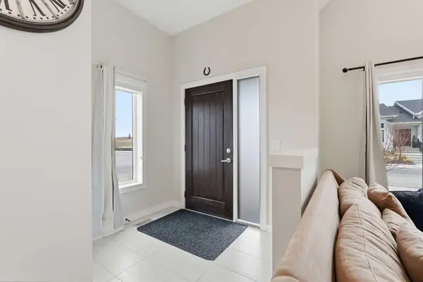 56 Iris CRES, Okotoks, AB T1S 5V6
