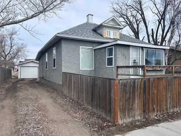 108 1 AVE E, Hanna, AB T0J 1P0