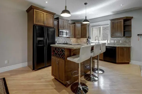 449 20 AVE NE #104, Calgary, AB T2E 1R3