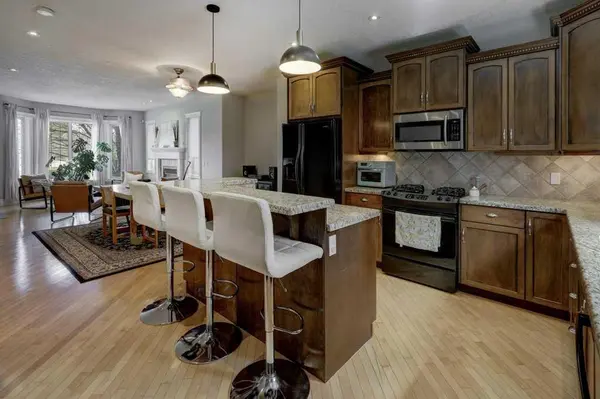 449 20 AVE NE #104, Calgary, AB T2E 1R3