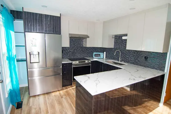 100 Pennsylvania RD SE #6, Calgary, AB T2A 4Y8