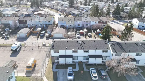 100 Pennsylvania RD SE #6, Calgary, AB T2A 4Y8