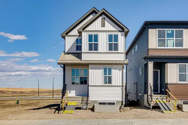 74 Lucas Heath NW, Calgary, AB T3P 2Y2