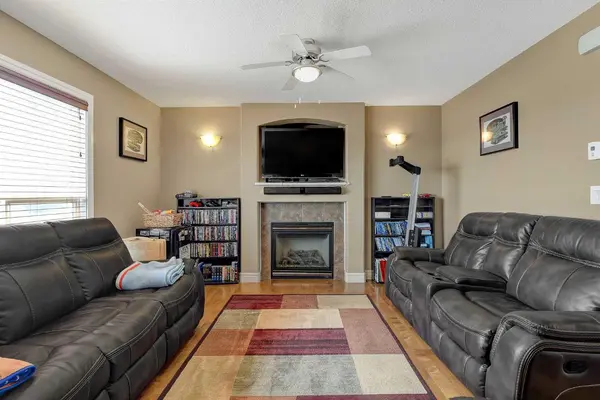 8633 102 AVE, Grande Prairie, AB T8X 0B5