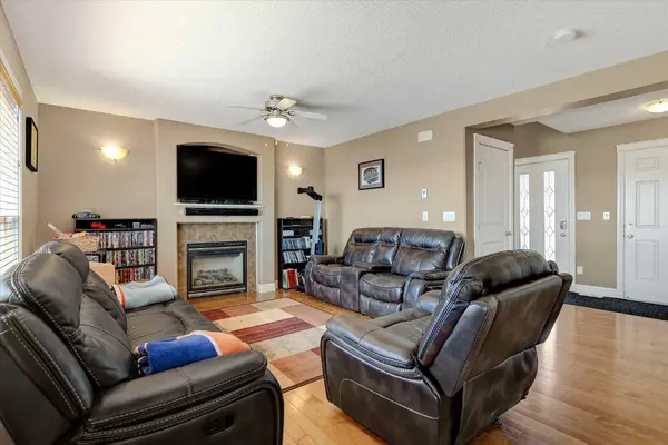 8633 102 AVE, Grande Prairie, AB T8X 0B5
