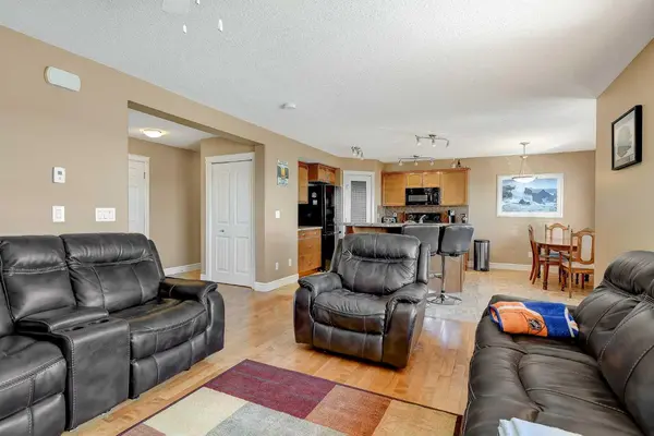 8633 102 AVE, Grande Prairie, AB T8X 0B5