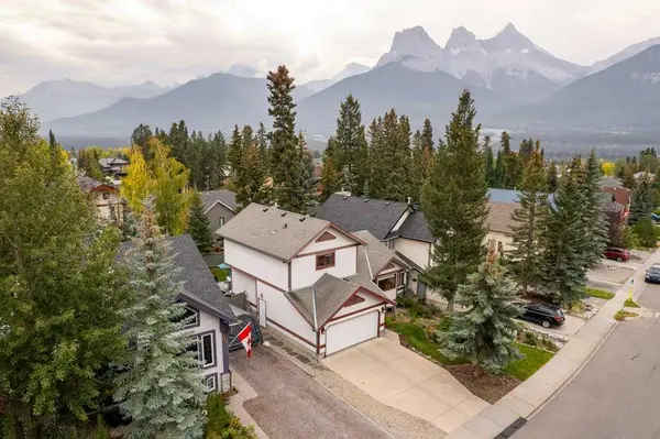 270 Lady MacDonald DR, Canmore, AB T1W1H8