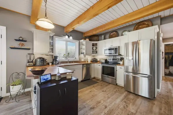 30-36006 Highway 2 Service Road South, Rural Red Deer County, AB T4G0G6