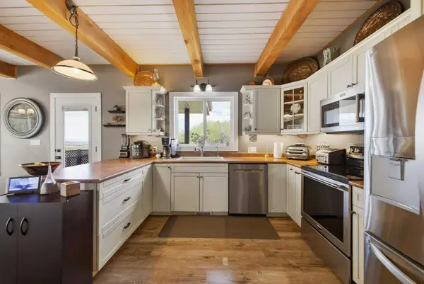 30-36006 Highway 2 Service Road South, Rural Red Deer County, AB T4G0G6
