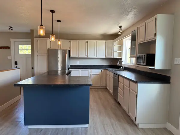 5206 49A ST, Kitscoty, AB T0B 2P0