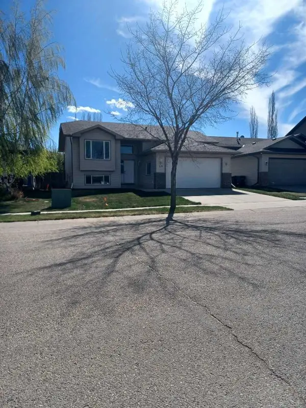 13 Firdale RD, Sylvan Lake, AB T4S 2L2