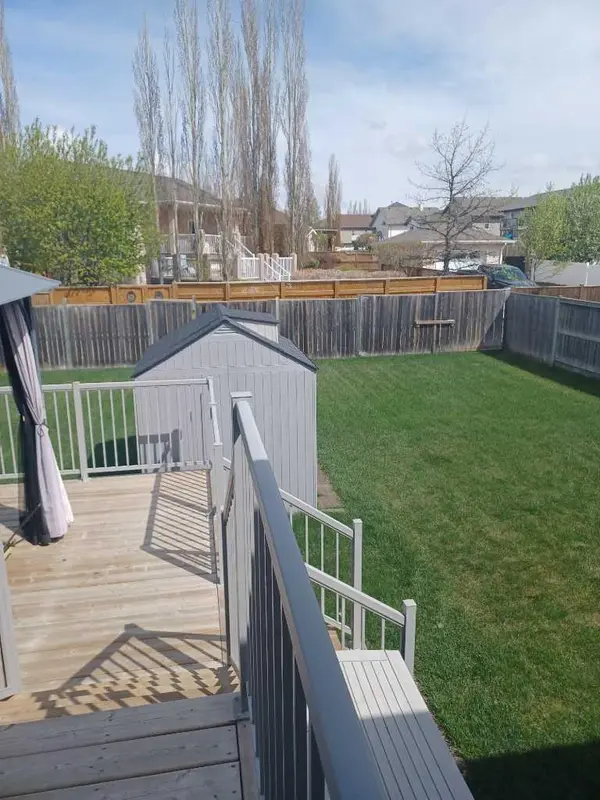 13 Firdale RD, Sylvan Lake, AB T4S 2L2
