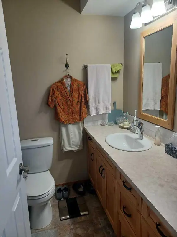 13 Firdale RD, Sylvan Lake, AB T4S 2L2