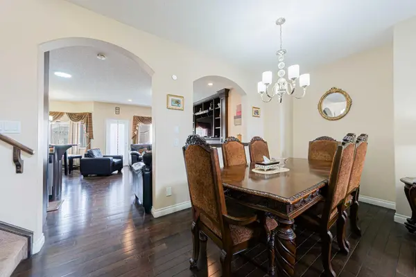 220 Saddlelake DR NE, Calgary, AB T3J 0P2