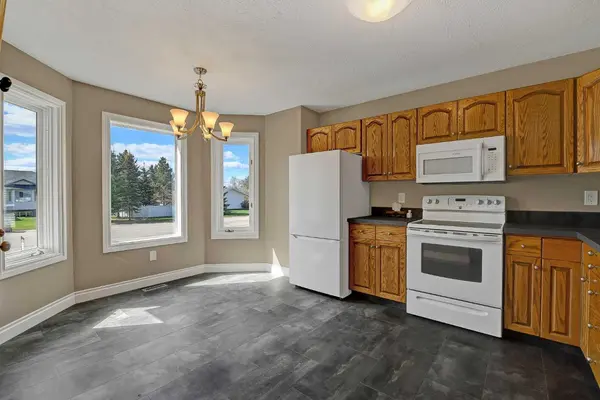 10108 106 ST, Hythe, AB T0H 2C0