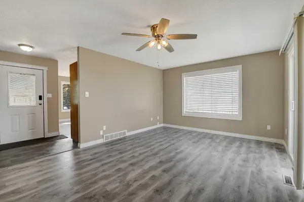 10108 106 ST, Hythe, AB T0H 2C0