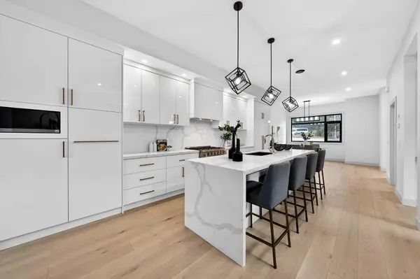 5239 22 AVE NW, Calgary, AB T3B 0Z1