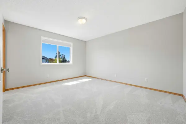 4 Big Springs Rise SE, Airdrie, AB T4A 1H2
