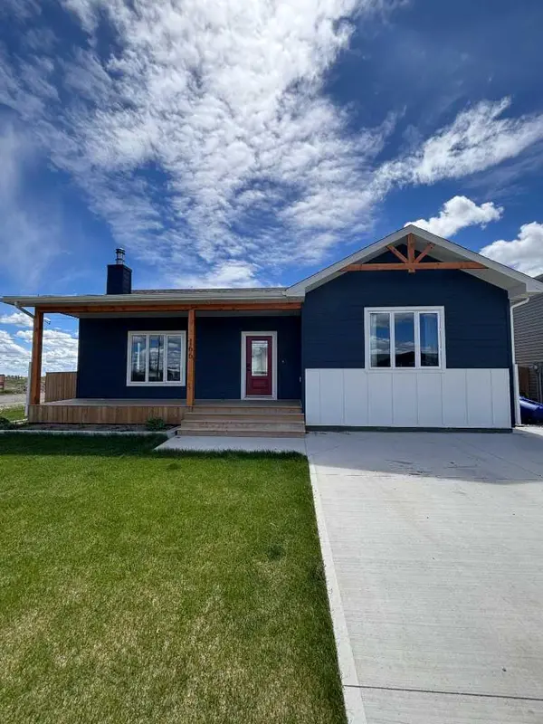 166 9 ST,  Fort Macleod,  AB T0L 0Z0